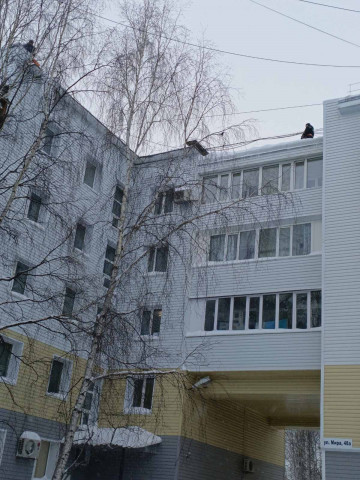 ЧИСТИМ СНЕЖНЫЕ "ШАПКИ"
