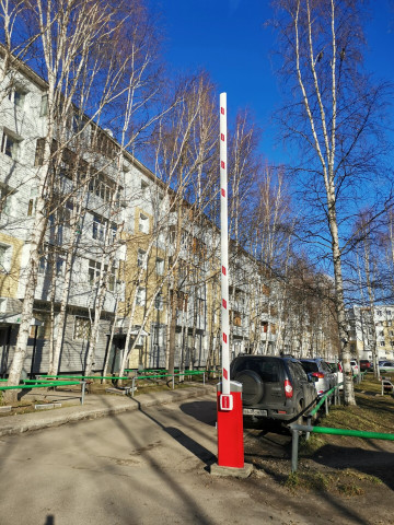 Установили шлагбаум