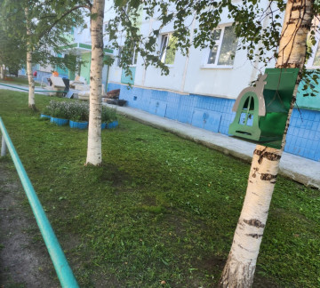 Произведен второй покос травы за летний период на придомовой территории обслуживаемых домов.